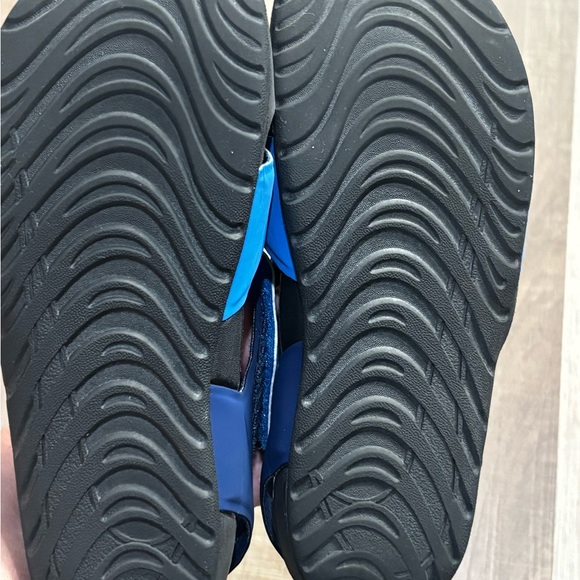 Nike Blue and Black Sandals Water-Friendly Design - Picture 3 of 5